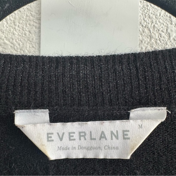 Everlane The Cashmere V-Neck Sweater Black Pullover Minimal Slim Fit Fall Winter - Picture 10 of 12